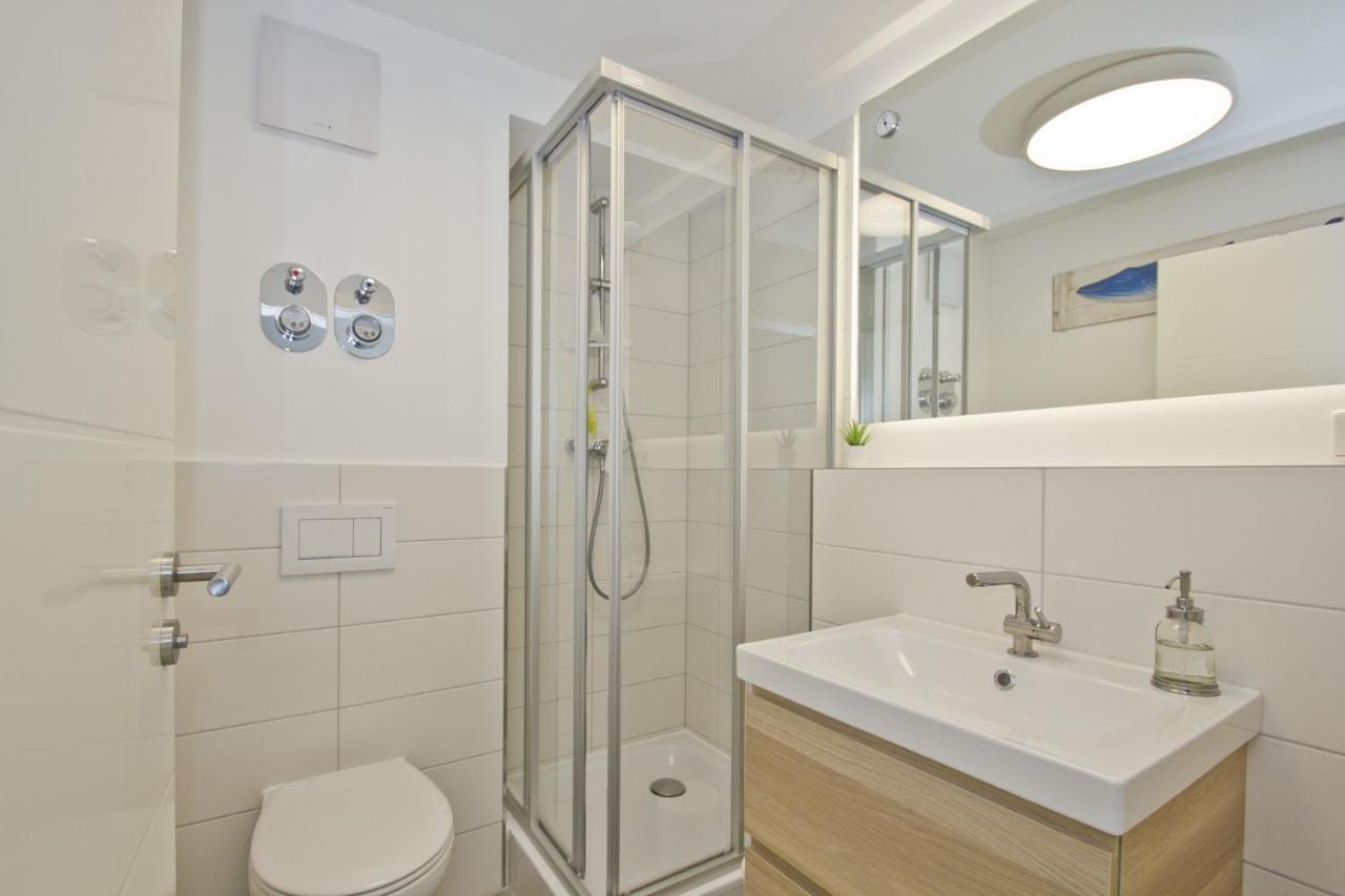 Ferienwohnung Mit Balkon Und Meerblick - Ferienresidenz Zwei Bodden Fewo 1-4 Lietzow Eksteriør billede